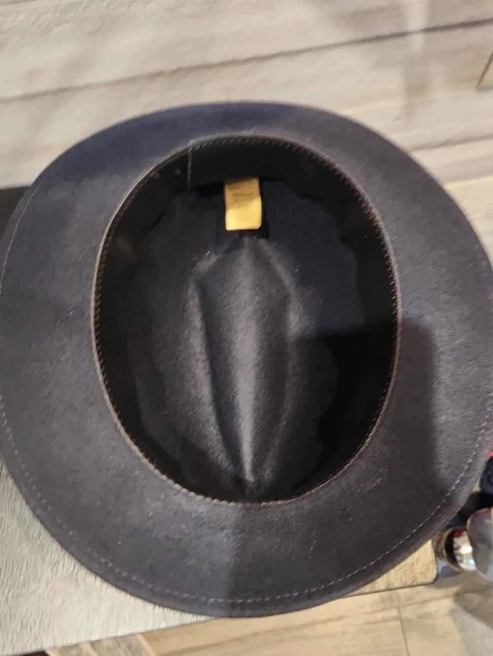 N/A black felt
